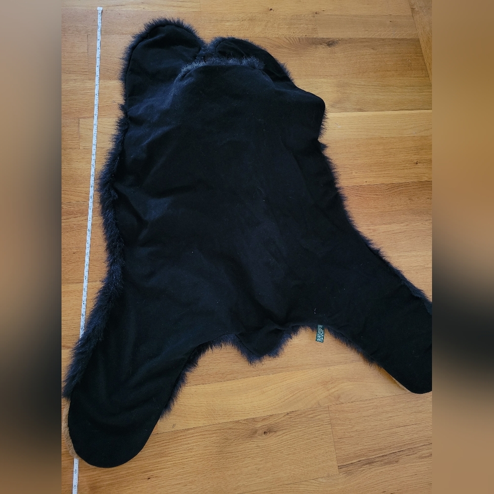 Fancy zoo plush Bear - laying black bear Faux Rug - Picture 4 of 4